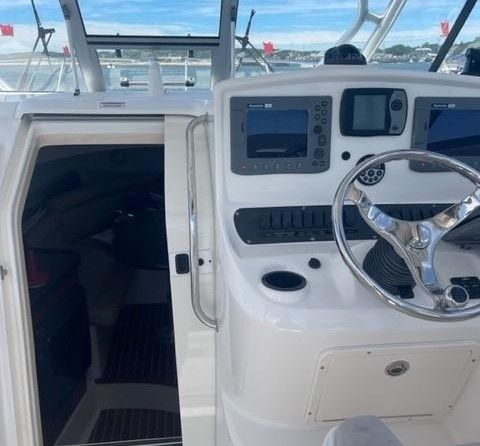 Boston Whaler 305 Conquest