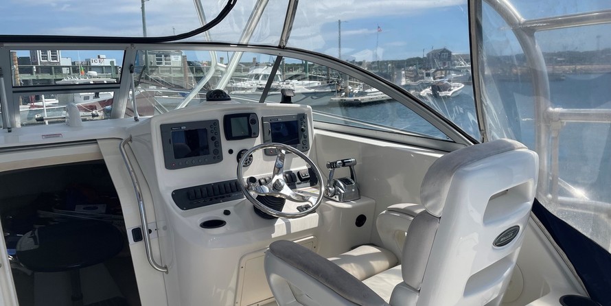 Boston Whaler 305 Conquest