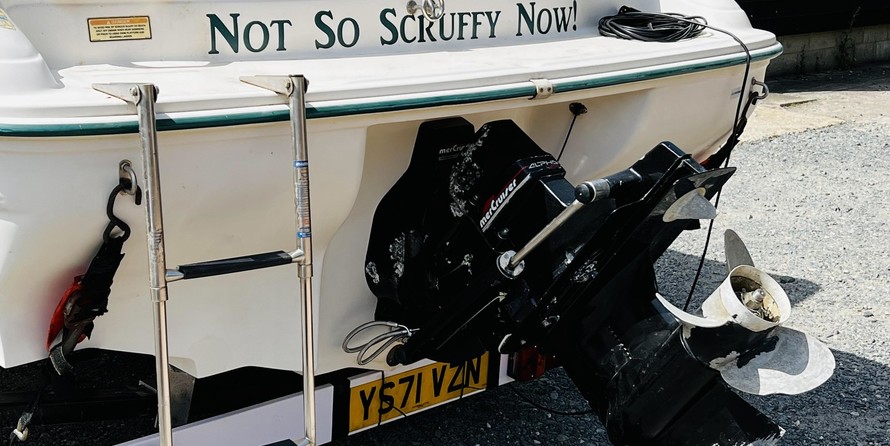 Sea ray 230 signature bowrider