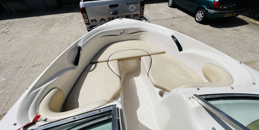 Sea ray 230 signature bowrider