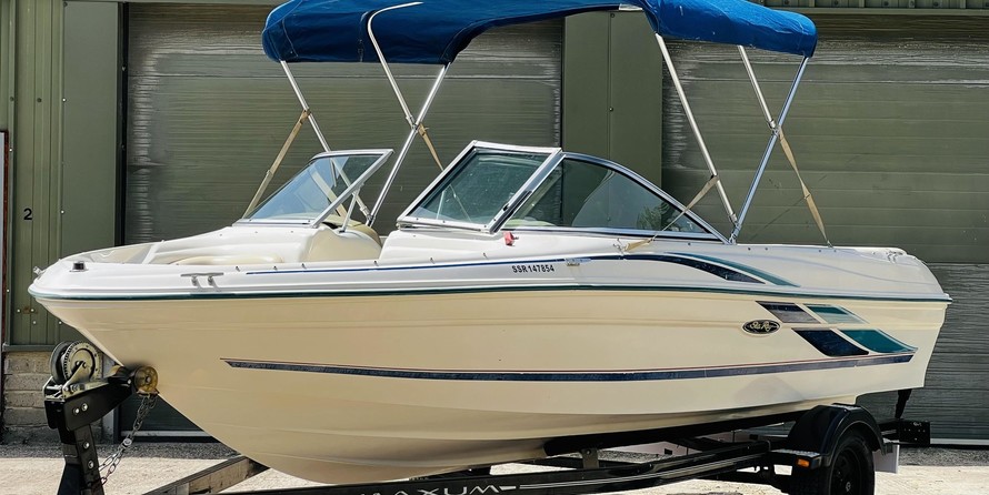 Sea ray 230 signature bowrider