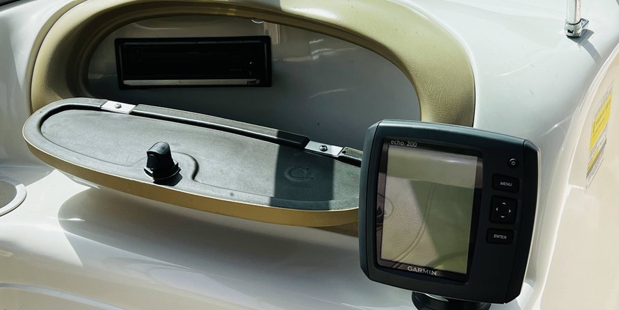 Sea ray 230 signature bowrider