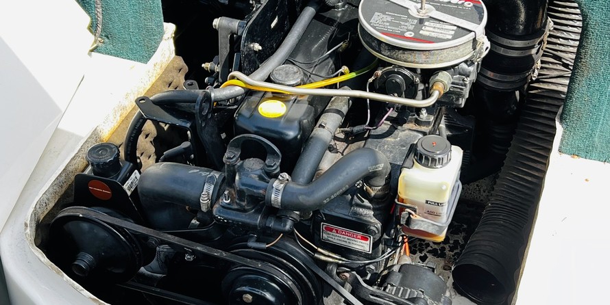 Sea ray 230 signature bowrider