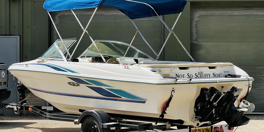 Sea ray 230 signature bowrider