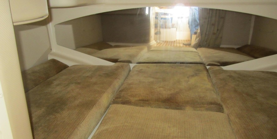 Grady-White Express 330