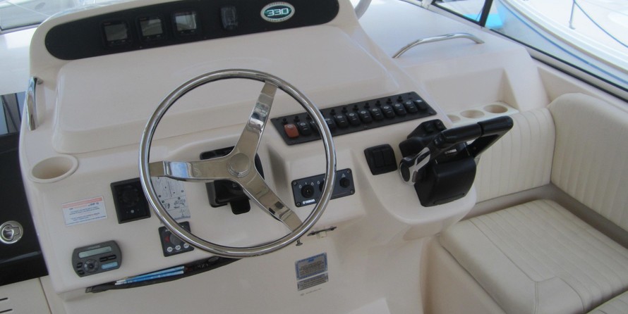 Grady-White Express 330