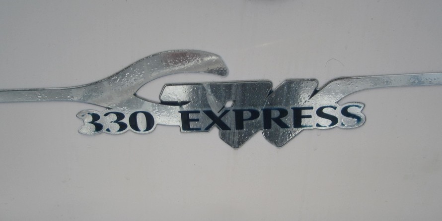 Grady-White Express 330