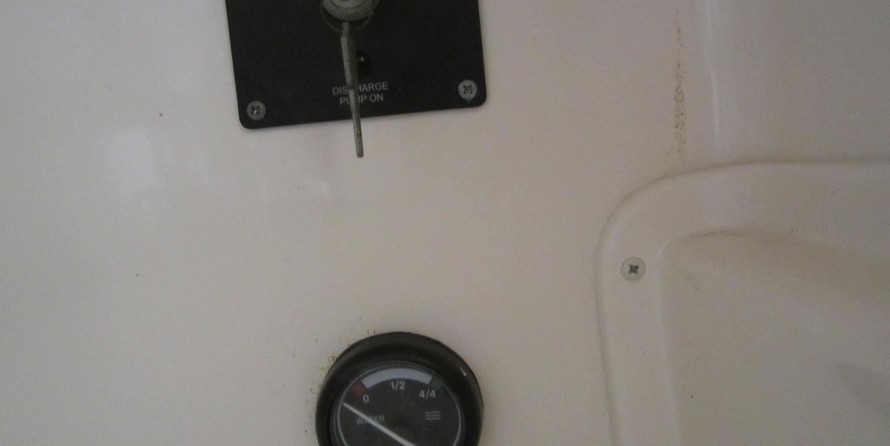 Grady-White Express 330