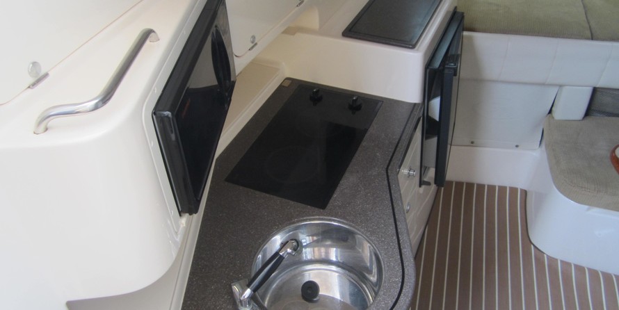 Grady-White Express 330