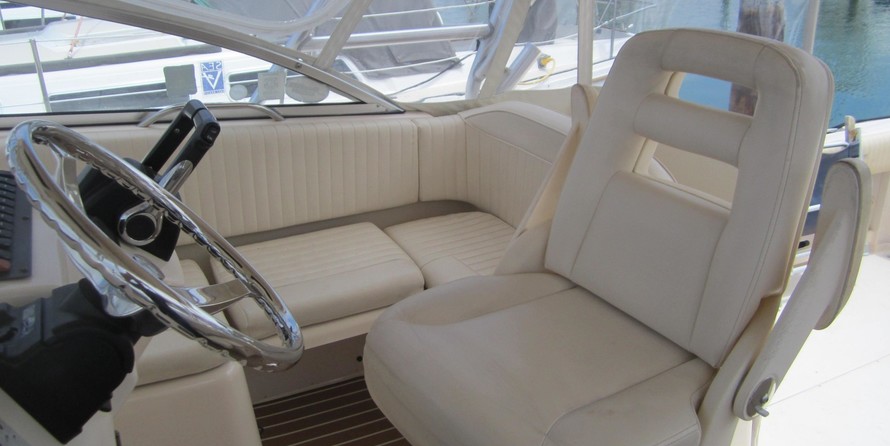 Grady-White Express 330