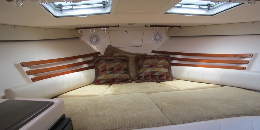 Grady-White Express 330