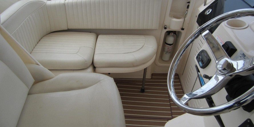 Grady-White Express 330