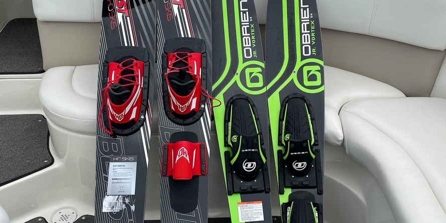 Caravelle 237LS Bow Rider