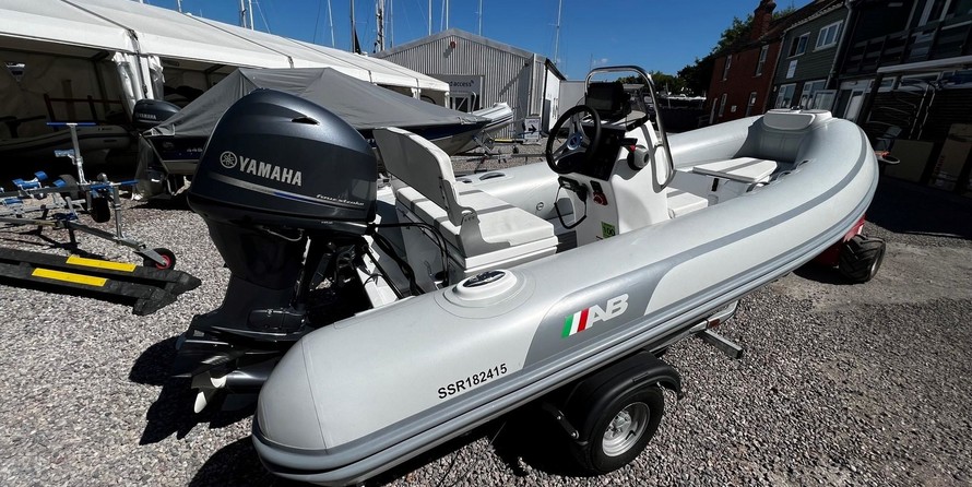 Ab inflatables nautilus 12 dlx rib