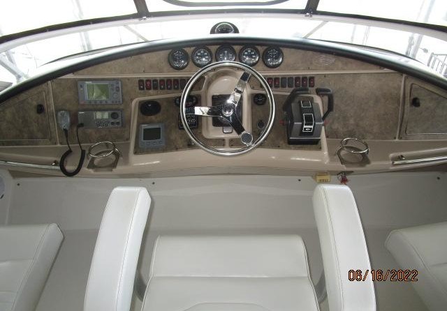 Carver 360 Sport Sedan
