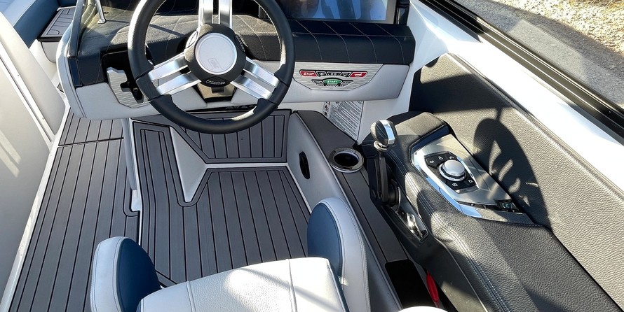 Super Air Nautique G23