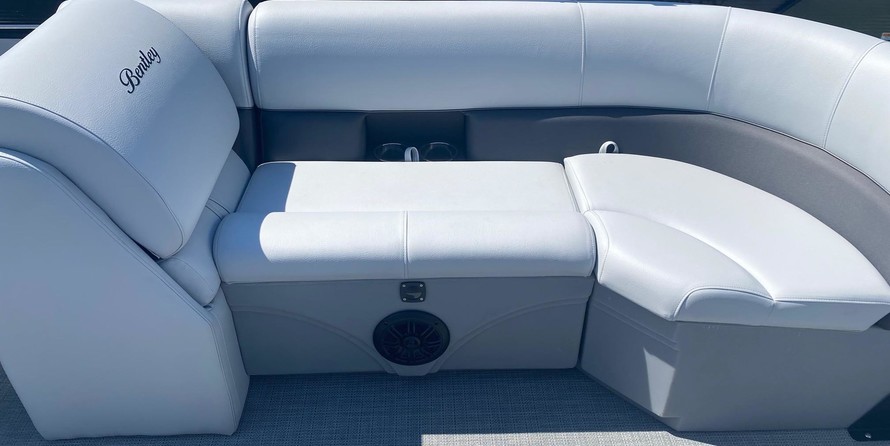 Bentley Pontoons Bentley 220 Navigator