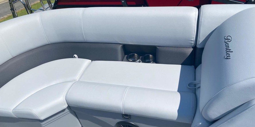 Bentley Pontoons Bentley 220 Navigator