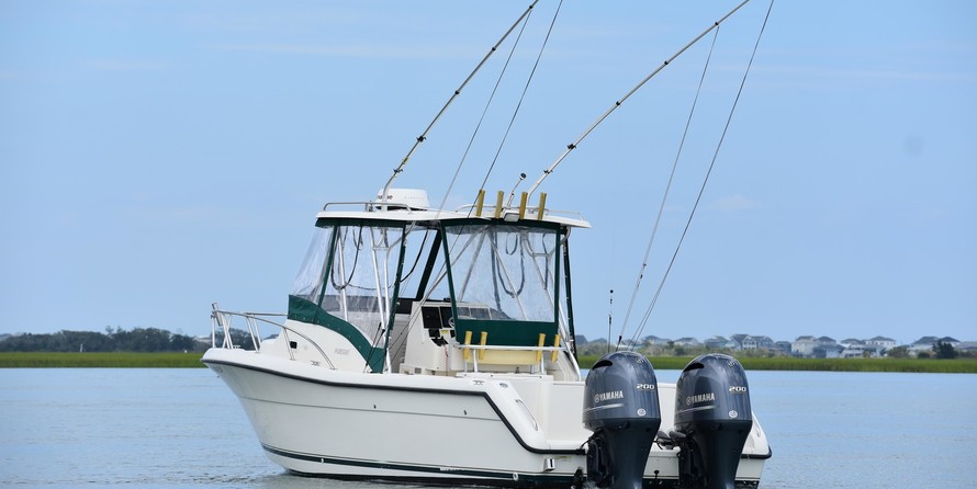 Pursuit 2870 center console