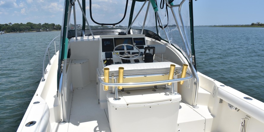 Pursuit 2870 center console