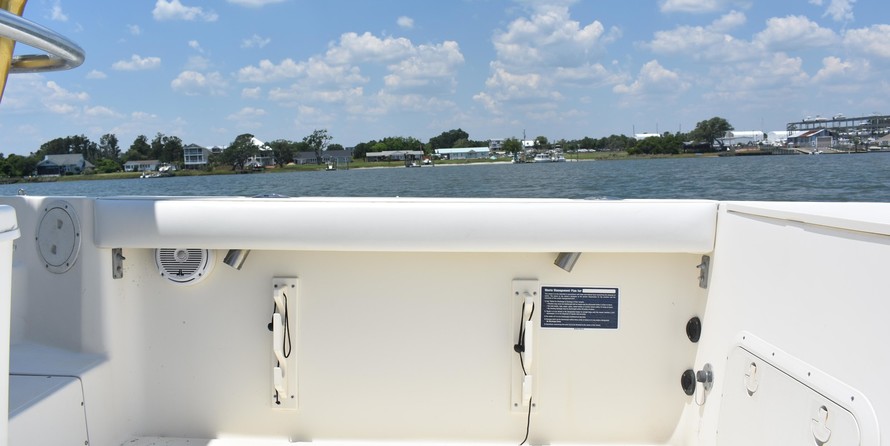 Pursuit 2870 center console