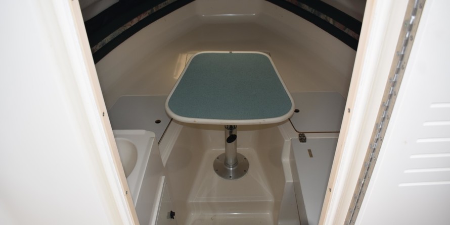 Pursuit 2870 center console