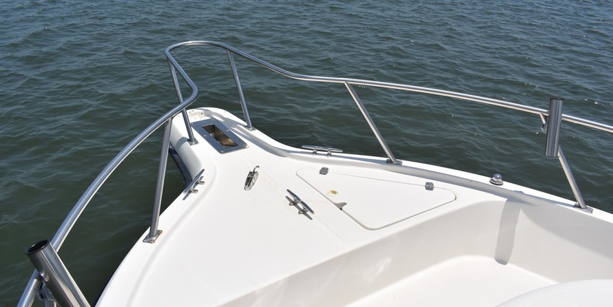 Pursuit 2870 center console