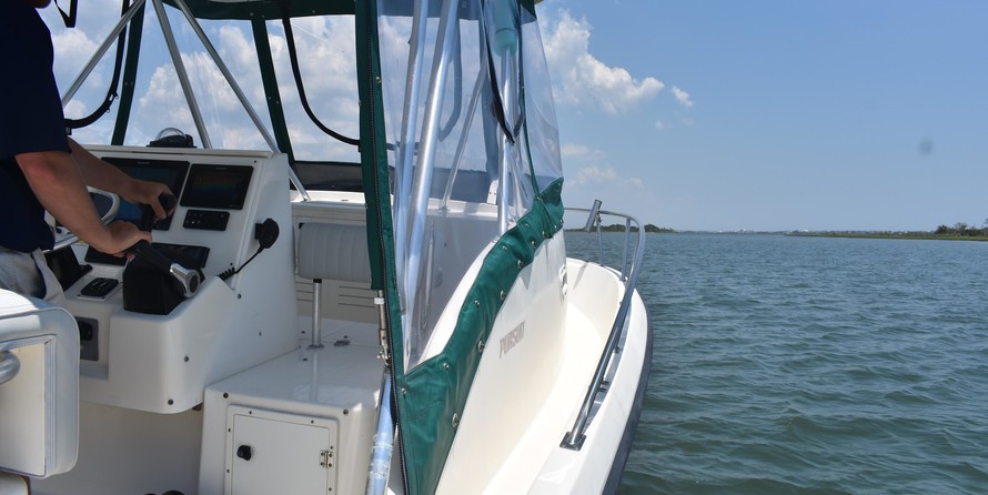 Pursuit 2870 center console