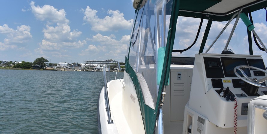 Pursuit 2870 center console