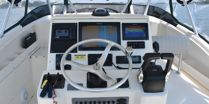Pursuit 2870 center console