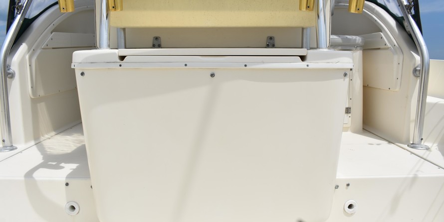 Pursuit 2870 center console