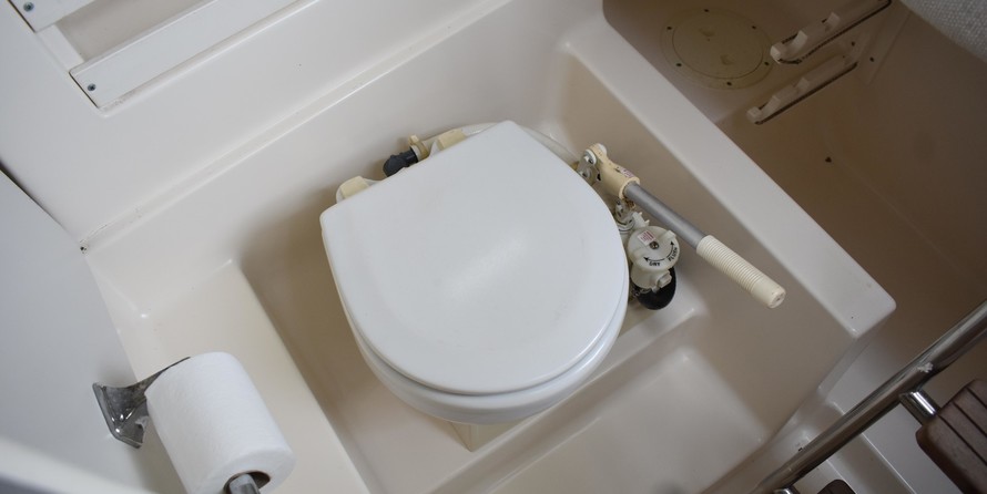 Pursuit 2870 center console