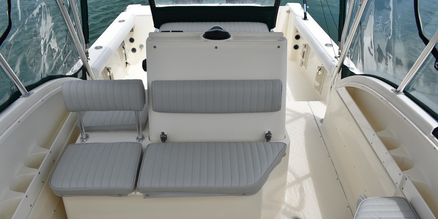 Pursuit 2870 center console