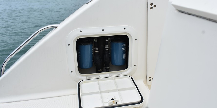 Pursuit 2870 center console