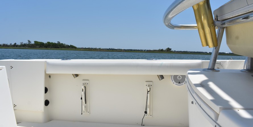 Pursuit 2870 center console