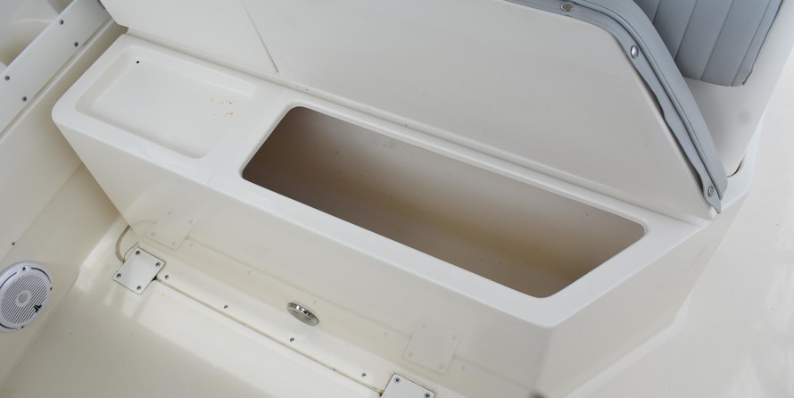 Pursuit 2870 center console