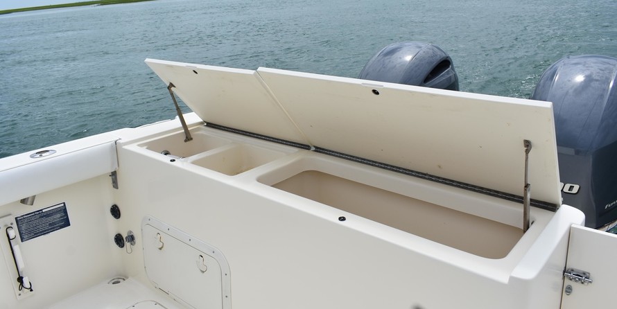 Pursuit 2870 center console