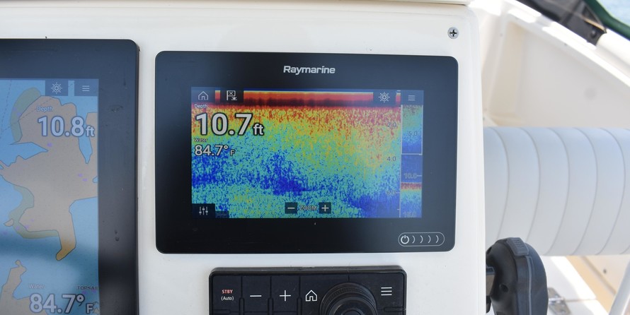 Pursuit 2870 center console