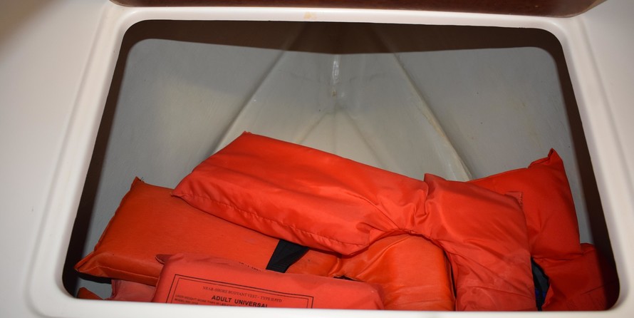 Pursuit 2870 center console