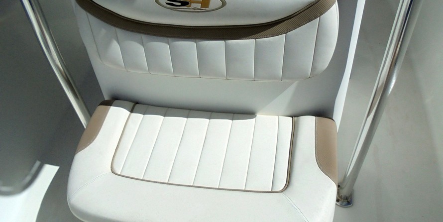 Sea Ray hunt ultra 211