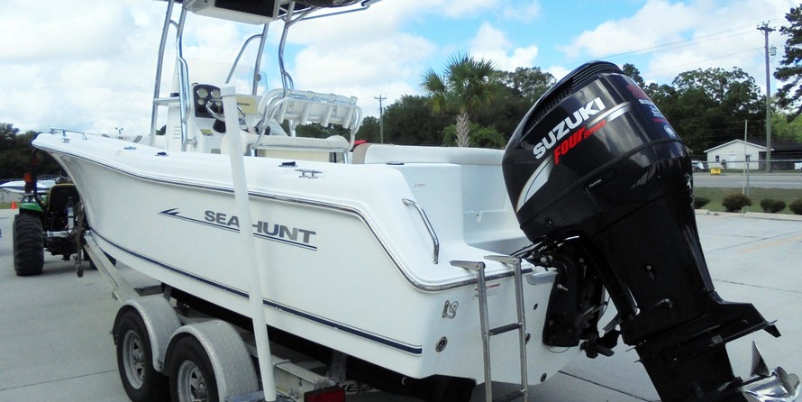 Sea Ray hunt ultra 211