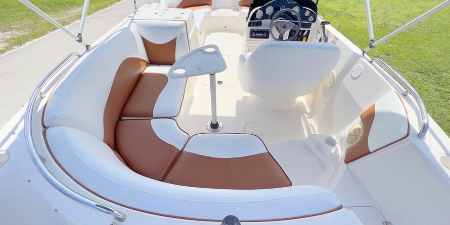 Hurricane fundeck 232