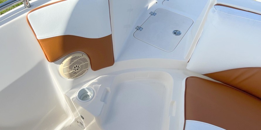 Hurricane fundeck 232