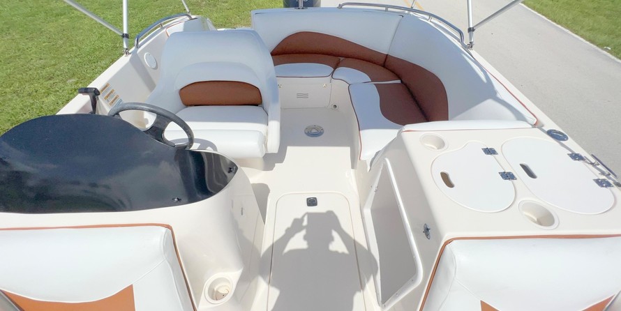 Hurricane fundeck 232