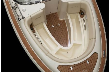 Chris-Craft Launch 27