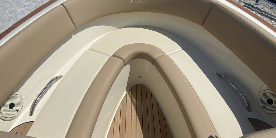 Chris-Craft Launch 27