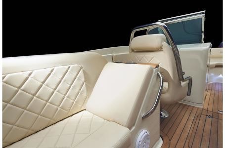 Chris-Craft Launch 27