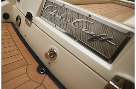 Chris-Craft Launch 27
