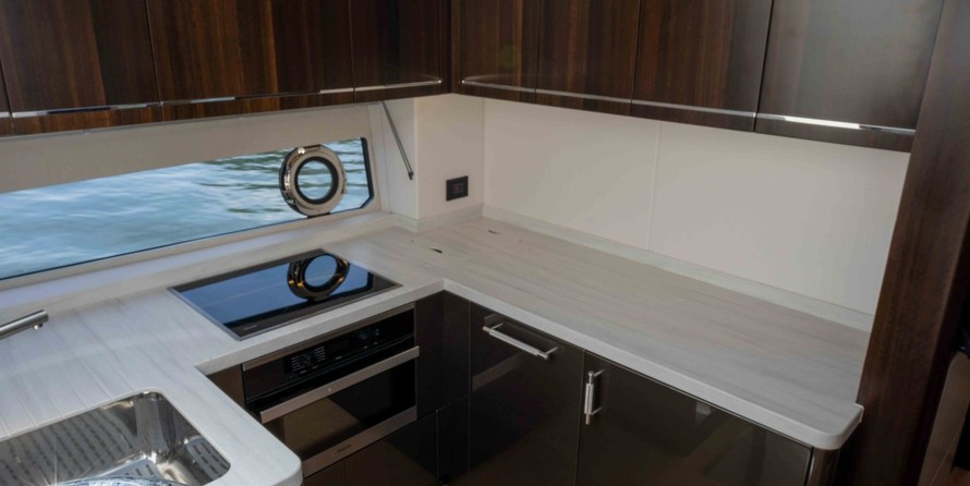 Sunseeker Predator 60 EVO