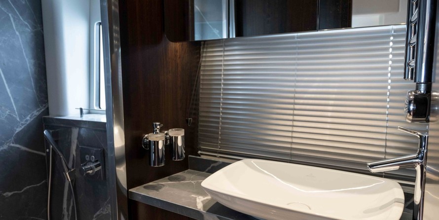 Sunseeker Predator 60 EVO